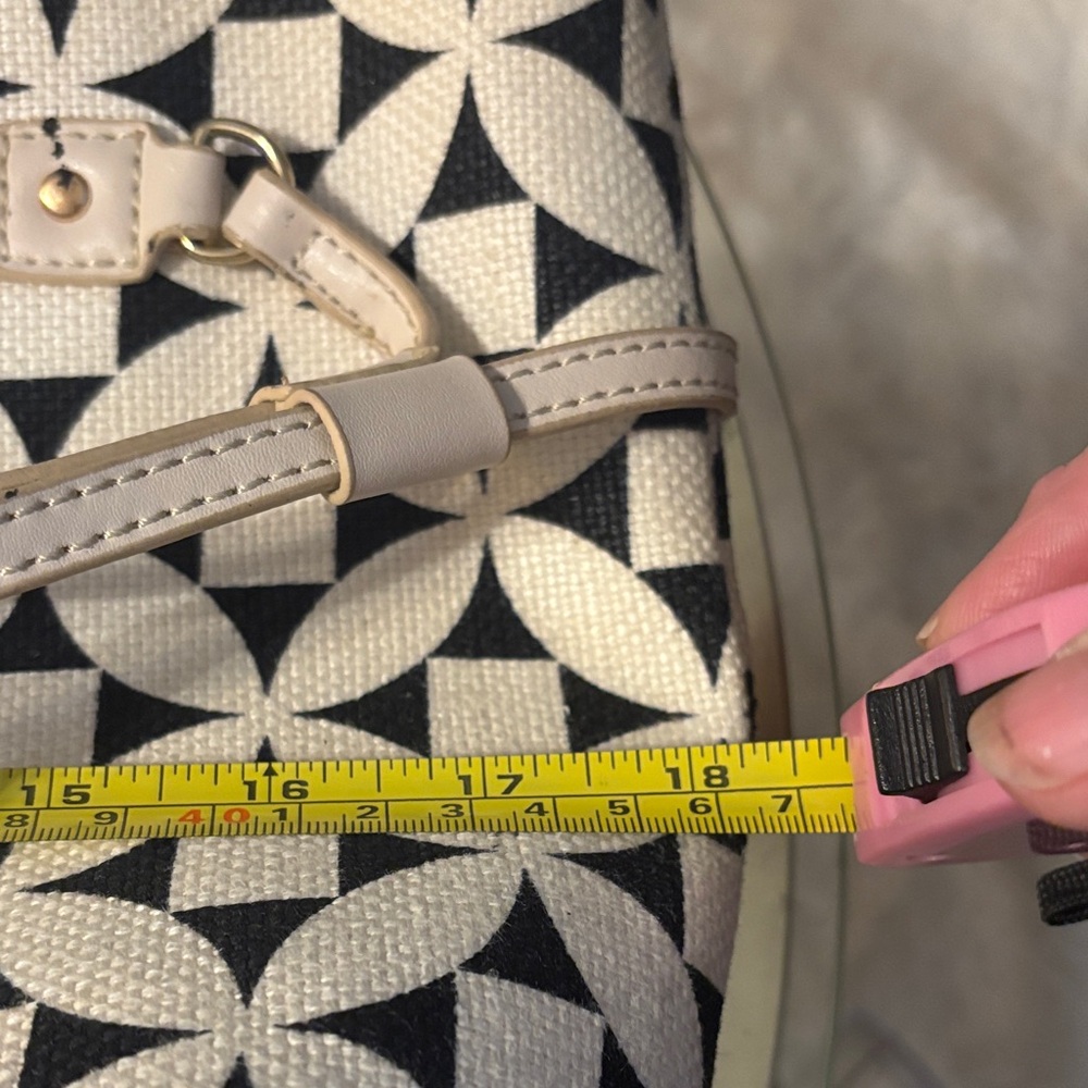 Spartina 449 Black and Cream Kiawah Geometric Pattern Tote - Picture 10 of 13